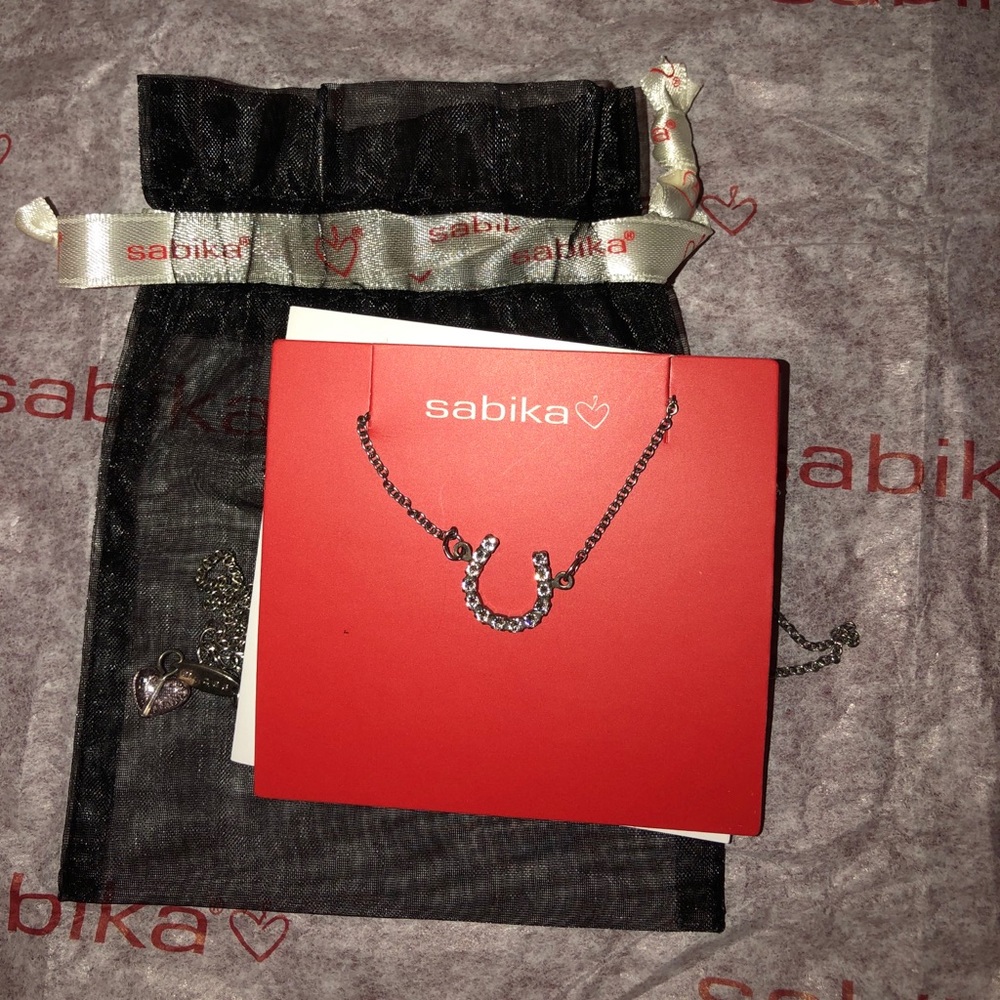 Sabika Horseshoe Necklace